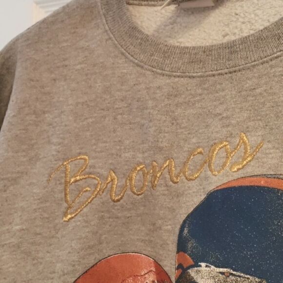Denver Broncos Sweatshirt - Picture 6 of 6